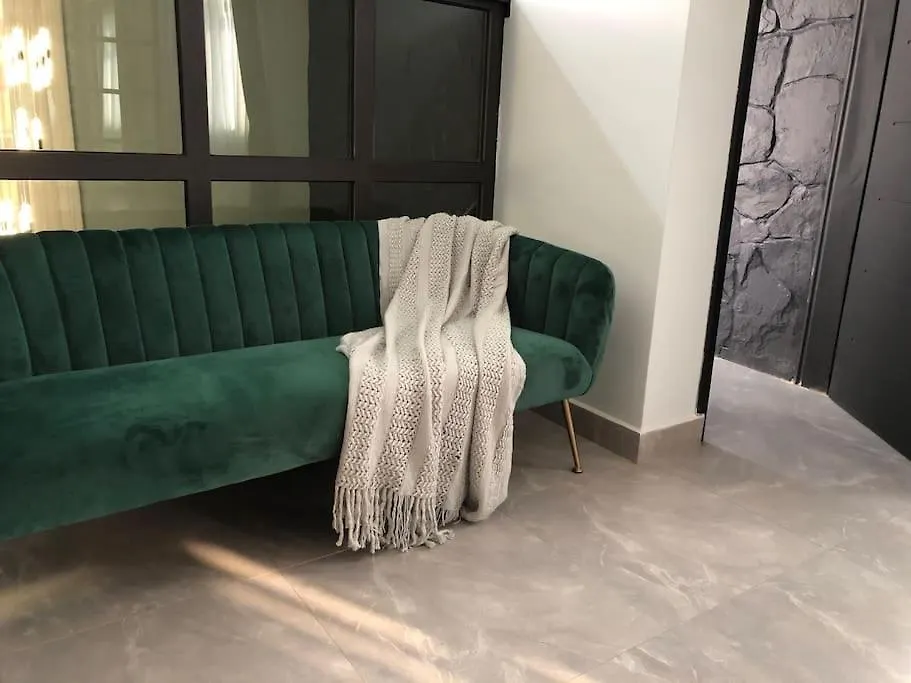 Apartment Vintage Charm By Hermie Homes Kampala