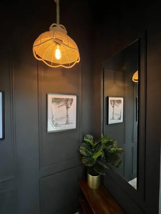 Vintage Charm By Hermie Homes Kampala Apartment